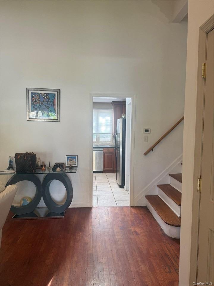 11 Syosset Cir - Photo 3 of 3