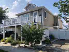 featured image of 439 E Market St