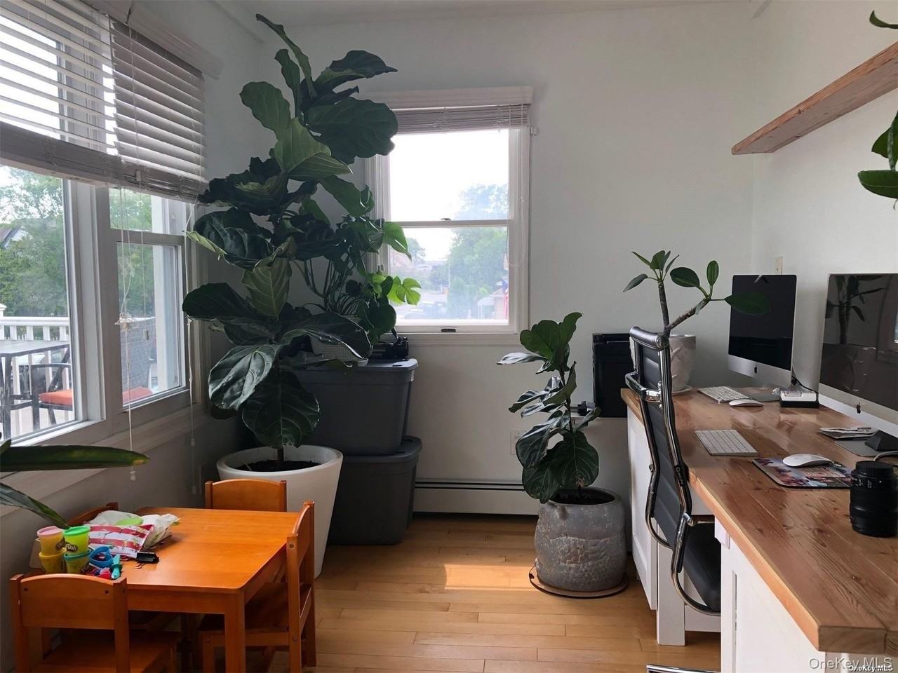 439 E Market St - Photo 3 of 16