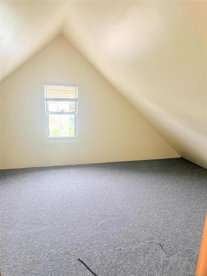 11141 202nd St - Photo 3 of 9