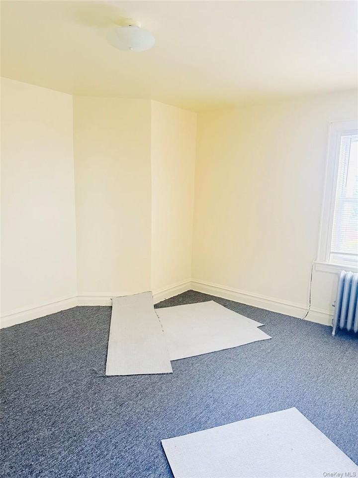 11141 202nd St - Photo 5 of 9