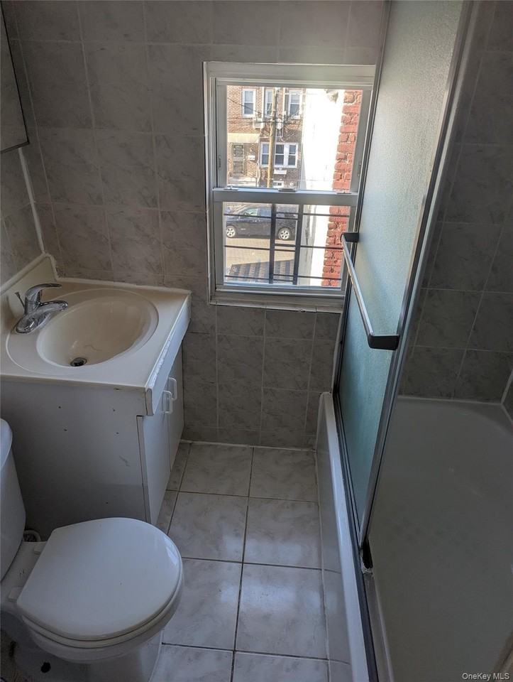 10506 Pinegrove St #2ndFL - Photo 5 of 21