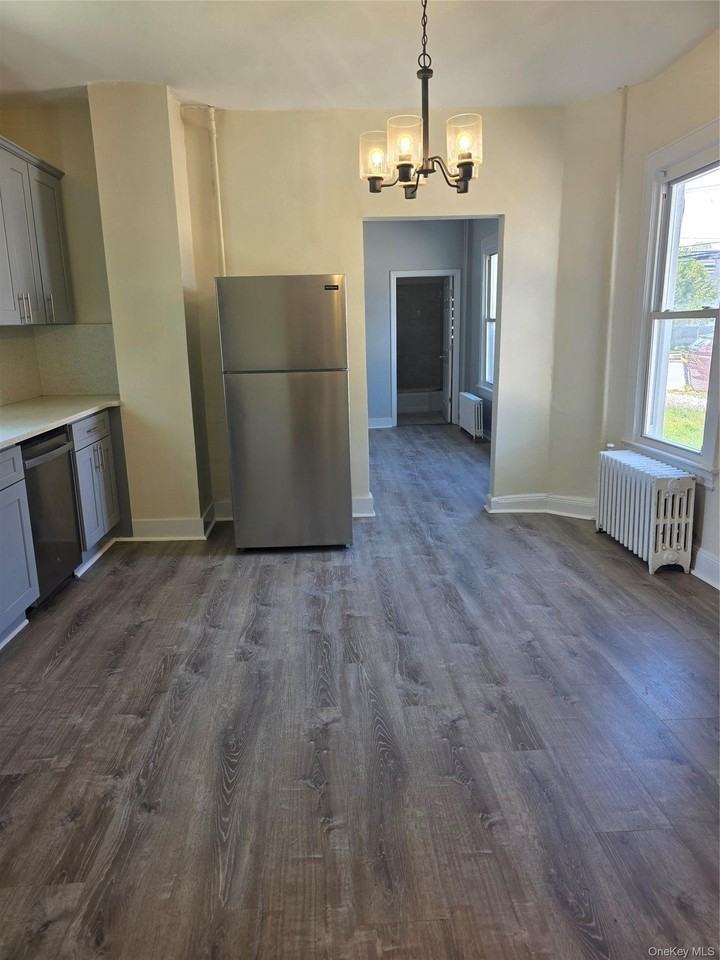 291 Uniondale Ave - Photo 3 of 10
