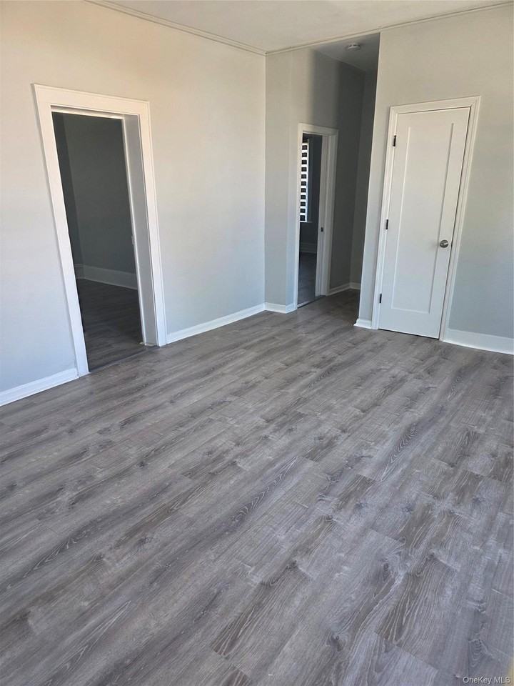 291 Uniondale Ave - Photo 5 of 10
