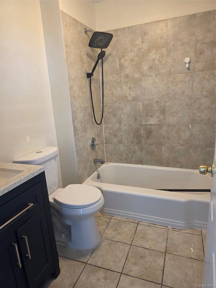 291 Uniondale Ave - Photo 6 of 10