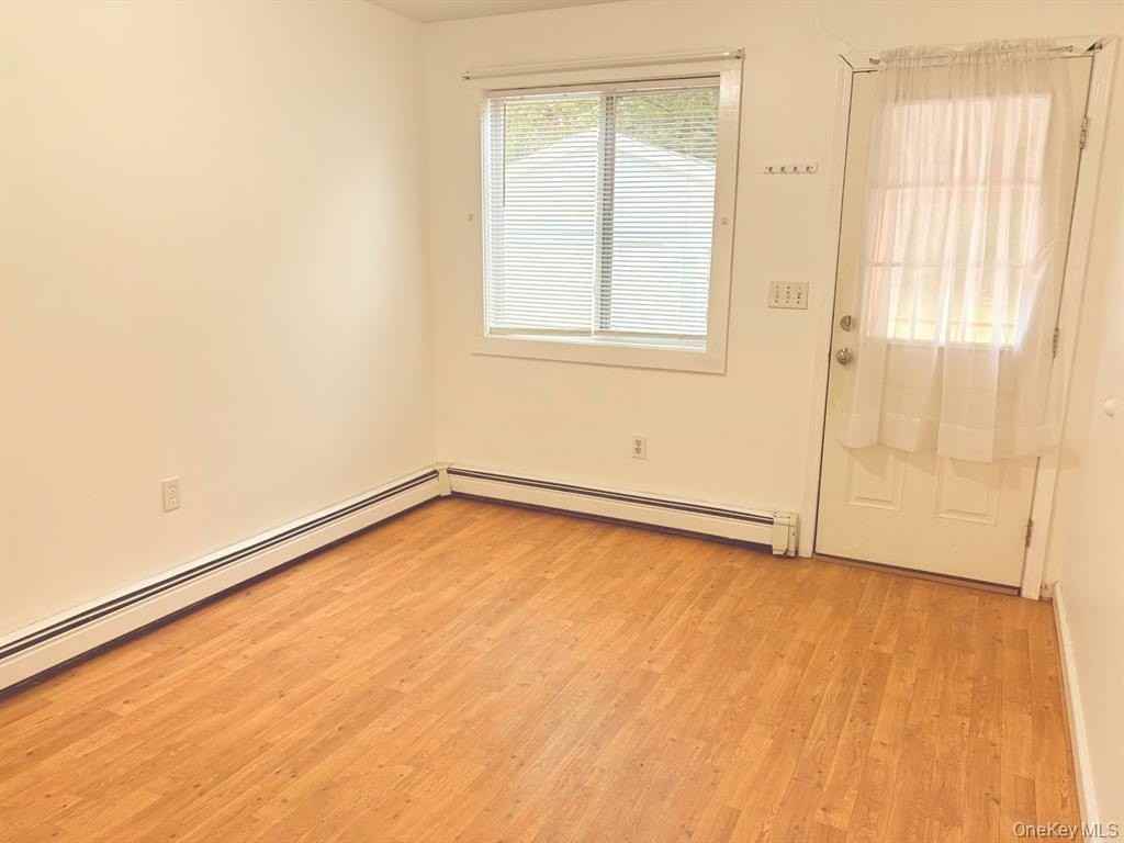48 Eleanor Ave - Photo 3 of 12