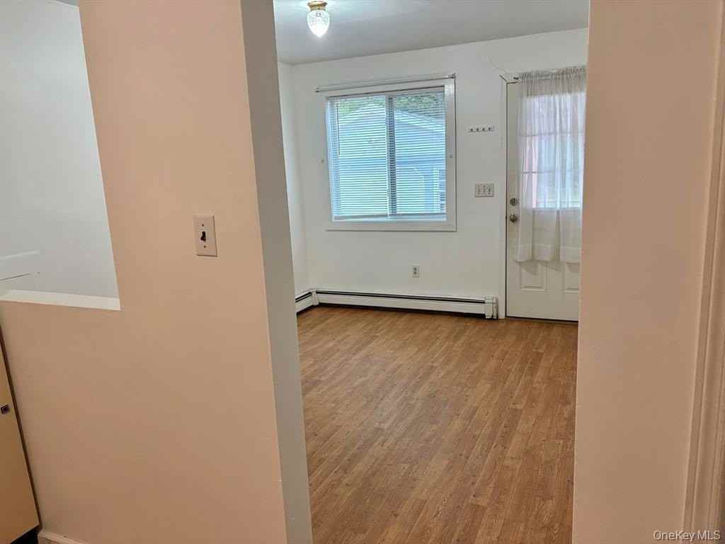 48 Eleanor Ave - Photo 4 of 12