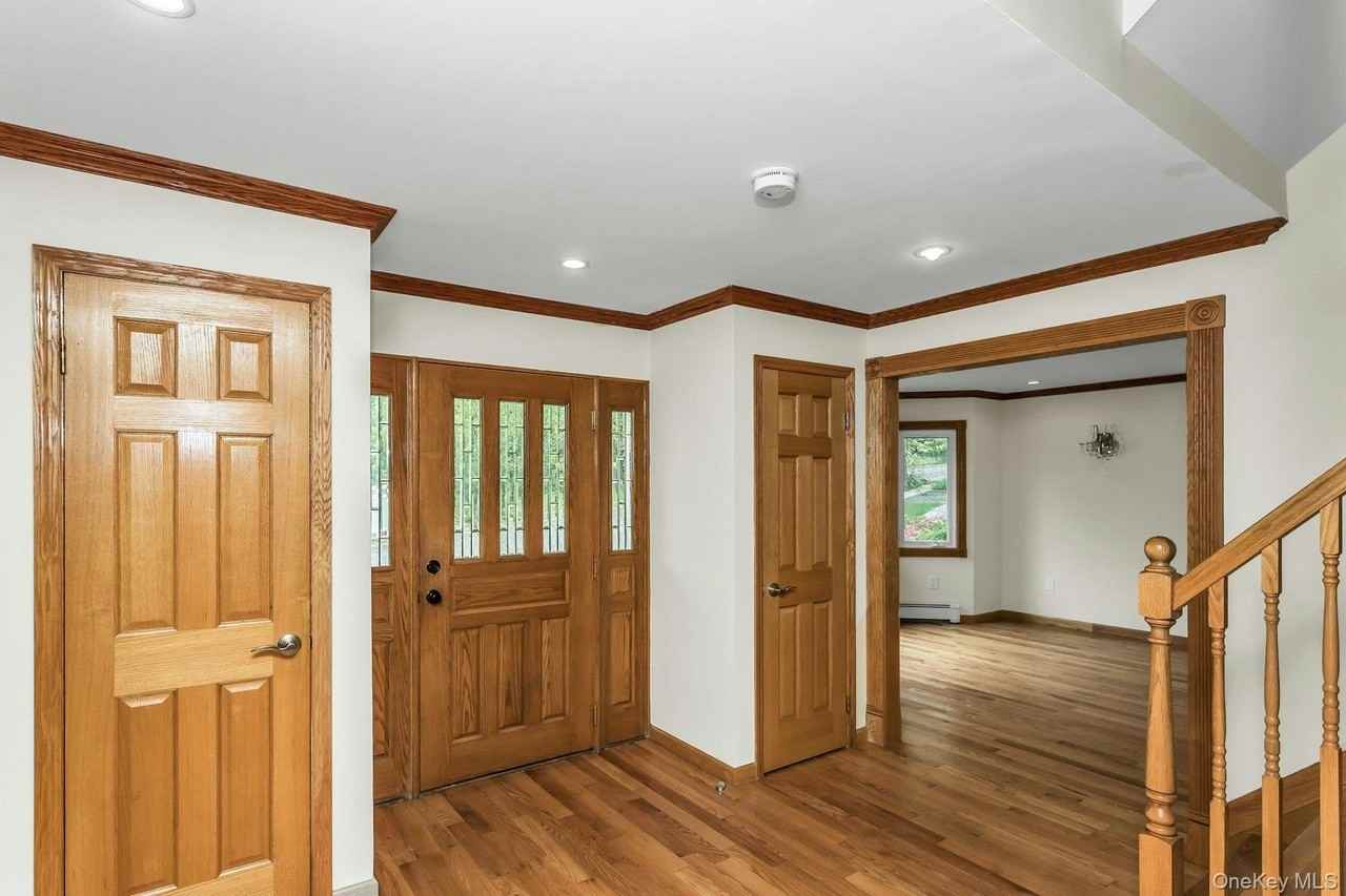717 3rd Ave - Photo 4 of 30