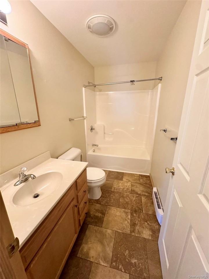 27 Hemlock St #A - Photo 6 of 14