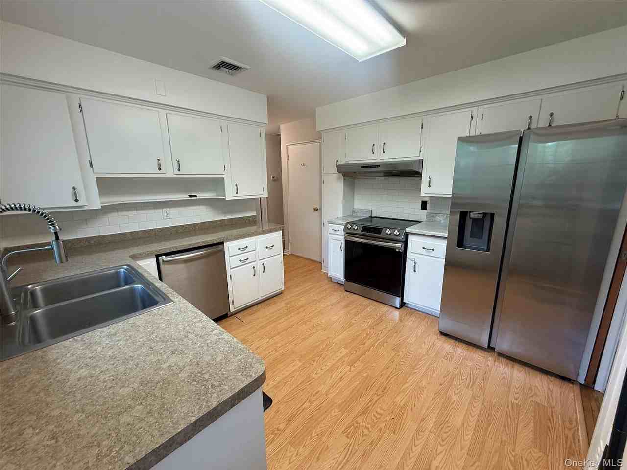 4 Annette Dr - Photo 4 of 14