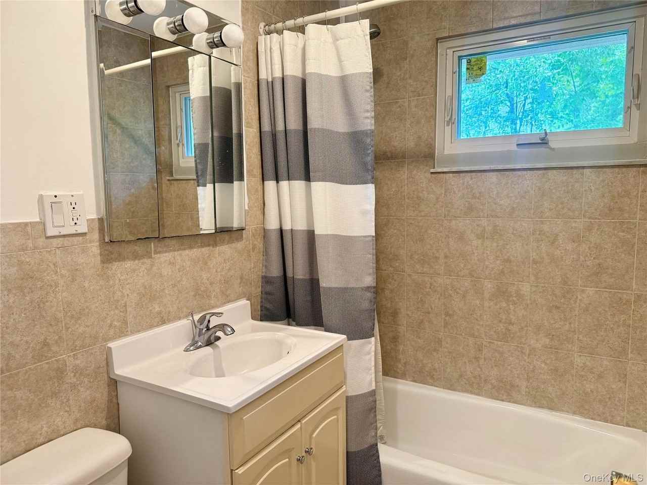 4 Annette Dr - Photo 7 of 14