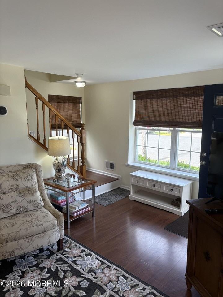520 3rd Ave - Photo 3 of 26