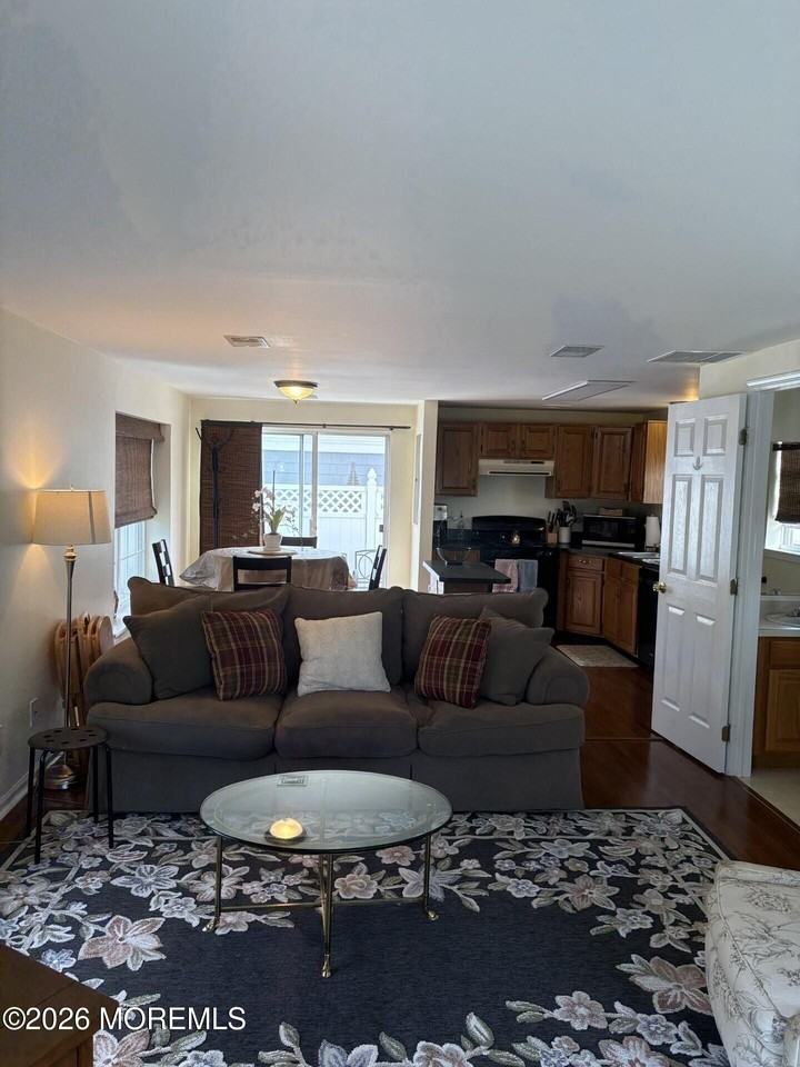 520 3rd Ave - Photo 5 of 26
