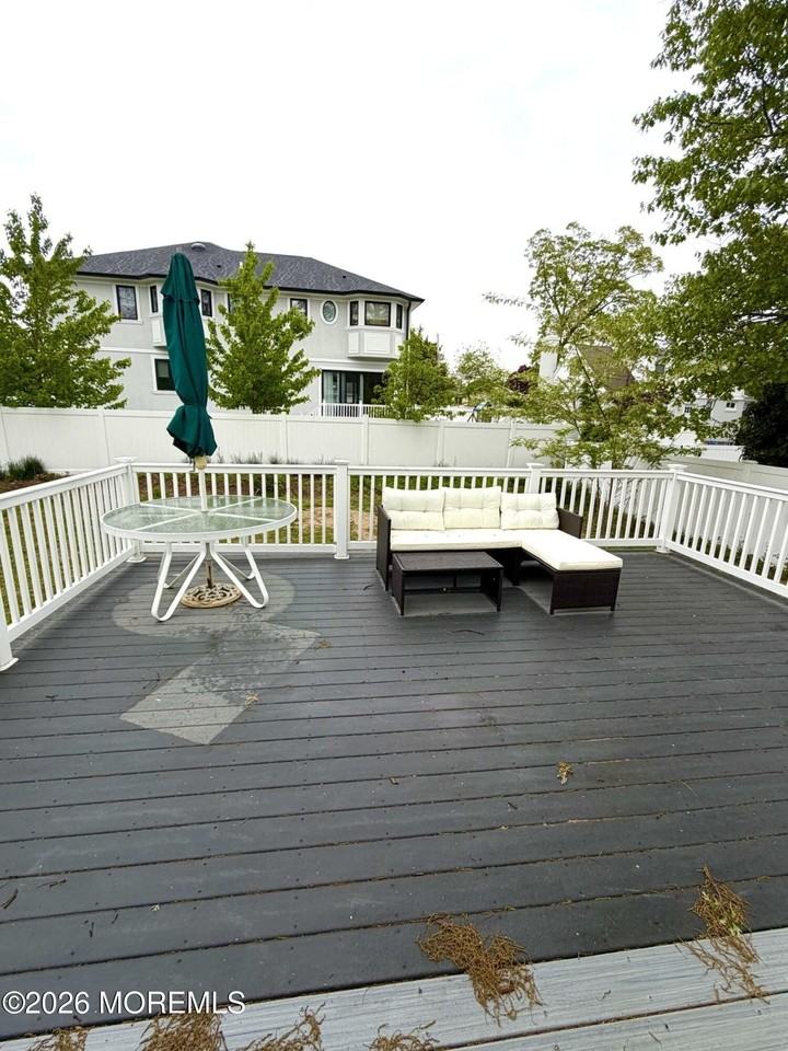 24 Berger Ave - Photo 7 of 13