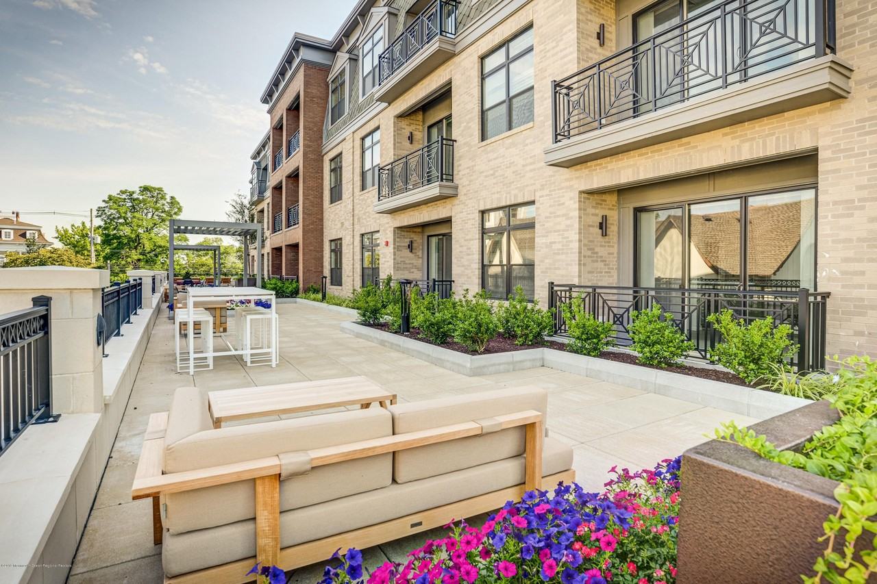 55 W Front St #312