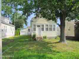 featured image of 521 E Point Pleasant Ave