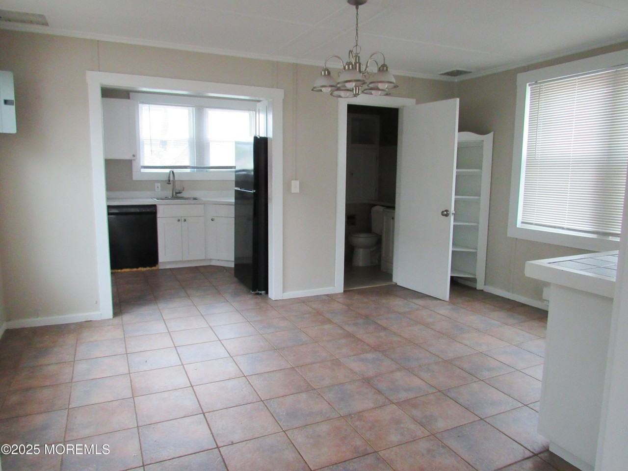 521 E Point Pleasant Ave - Photo 3 of 6
