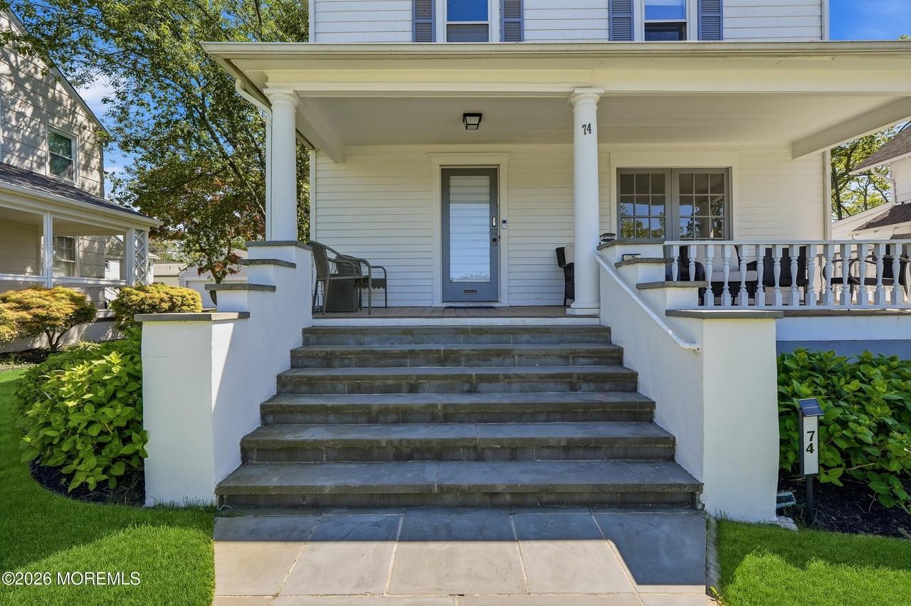 74 Poplar Ave - Photo 3 of 39