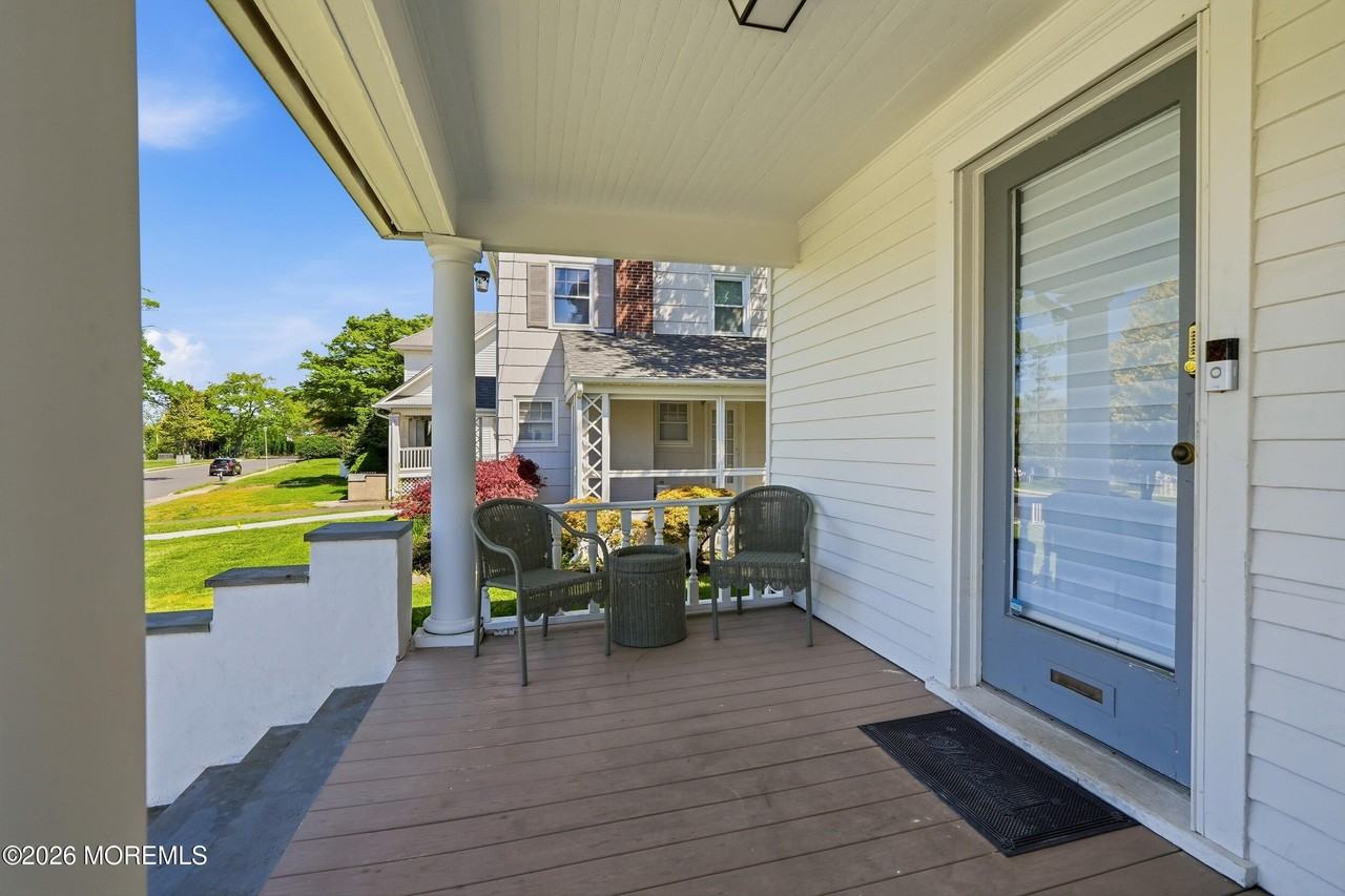 74 Poplar Ave - Photo 4 of 39