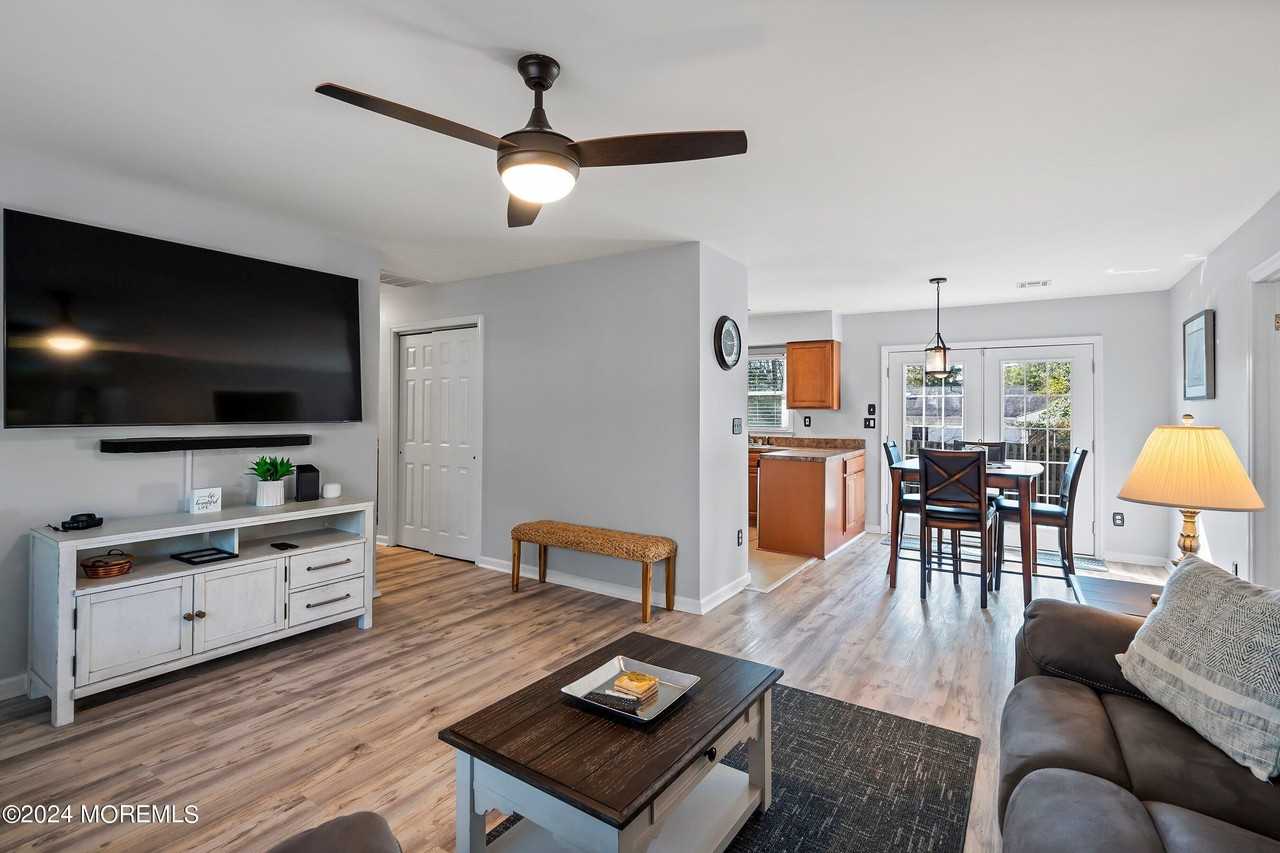 209 Sinclair Avenue - Photo 3 of 18