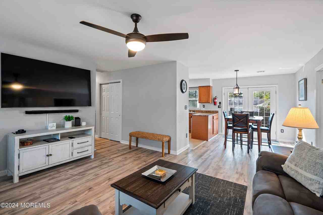 209 Sinclair Avenue - Photo 4 of 18