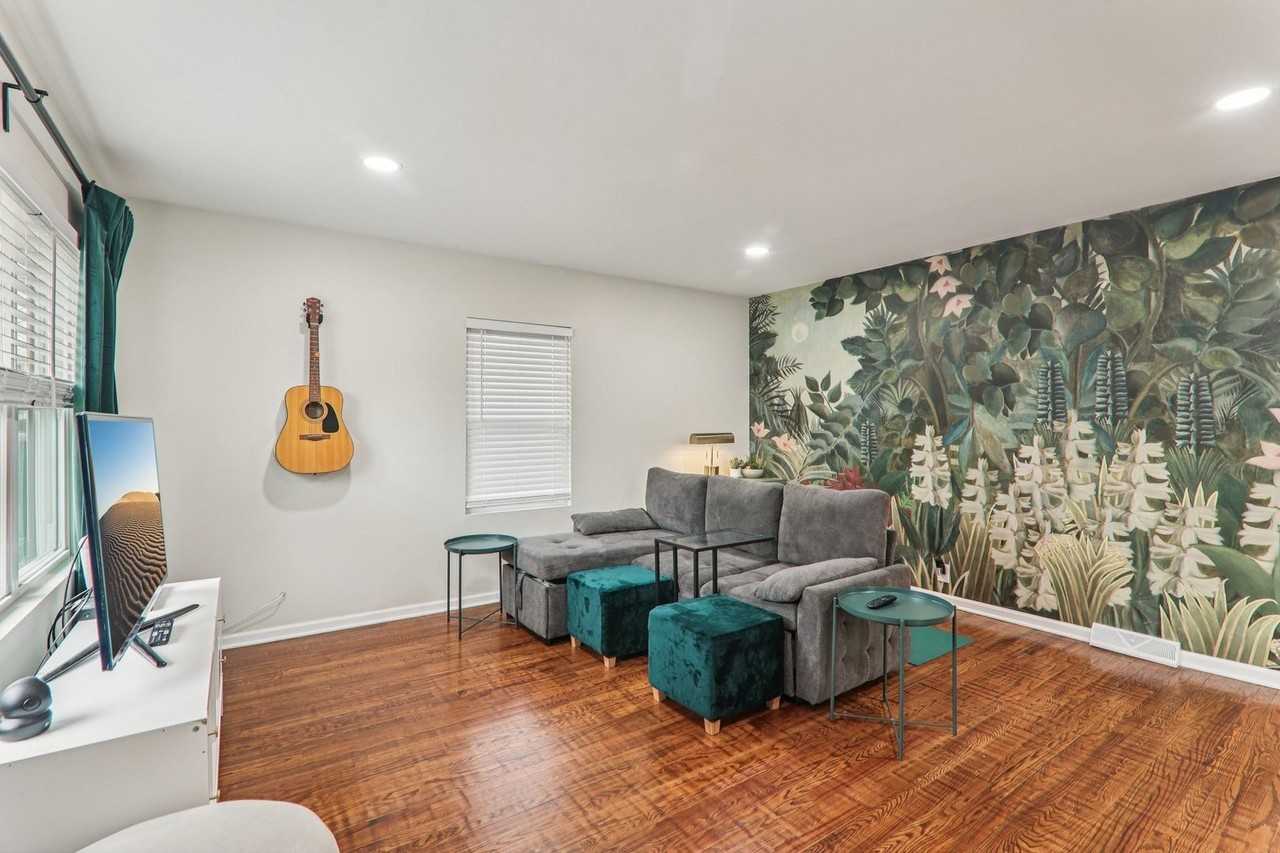 502 N Smith St - Photo 5 of 21