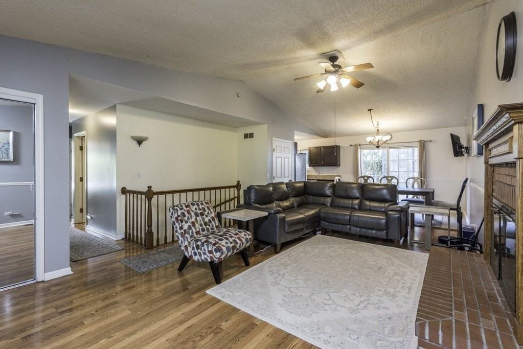 354 Heather Ave - Photo 4 of 27