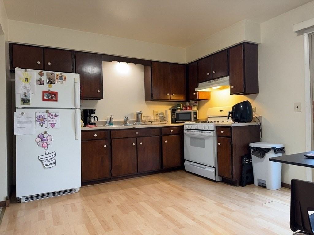 1253 Getzelman Dr #2N - Photo 5 of 12