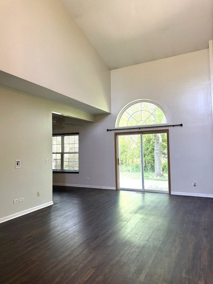 4013 Oak Tree Ln - Photo 5 of 20
