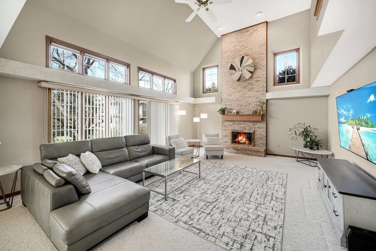 15538 Royal Glen Ct - Photo 2 of 16