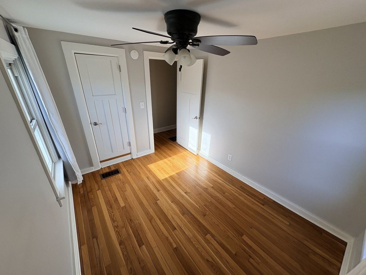 634 E 5th Ave - Photo 6 of 11
