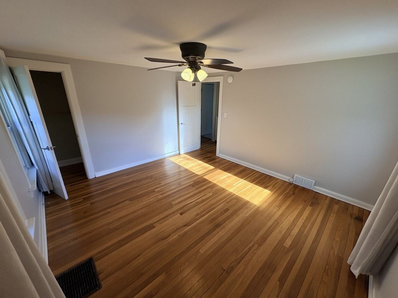 634 E 5th Ave - Photo 7 of 11