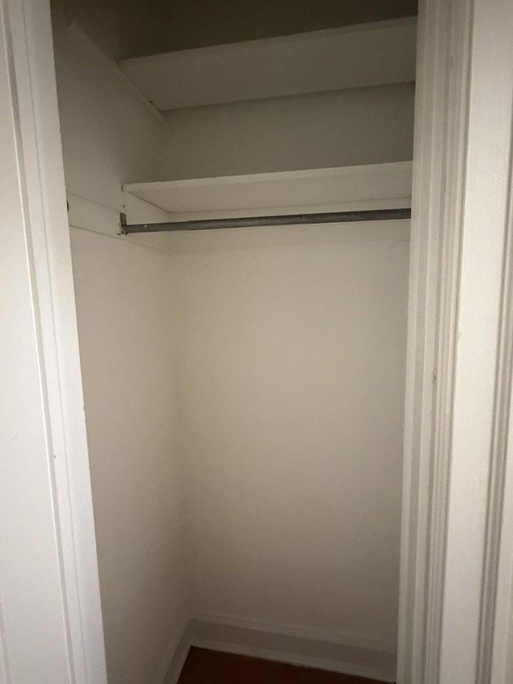 5230 N Rockwell St #1 - Photo 3 of 12