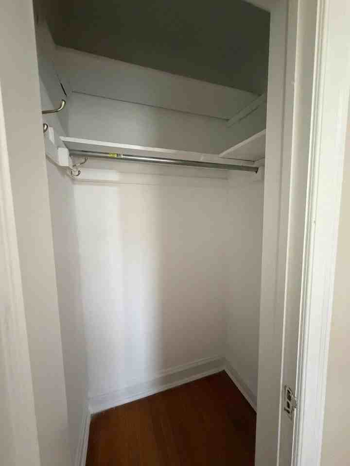 5230 N Rockwell St #1 - Photo 5 of 12