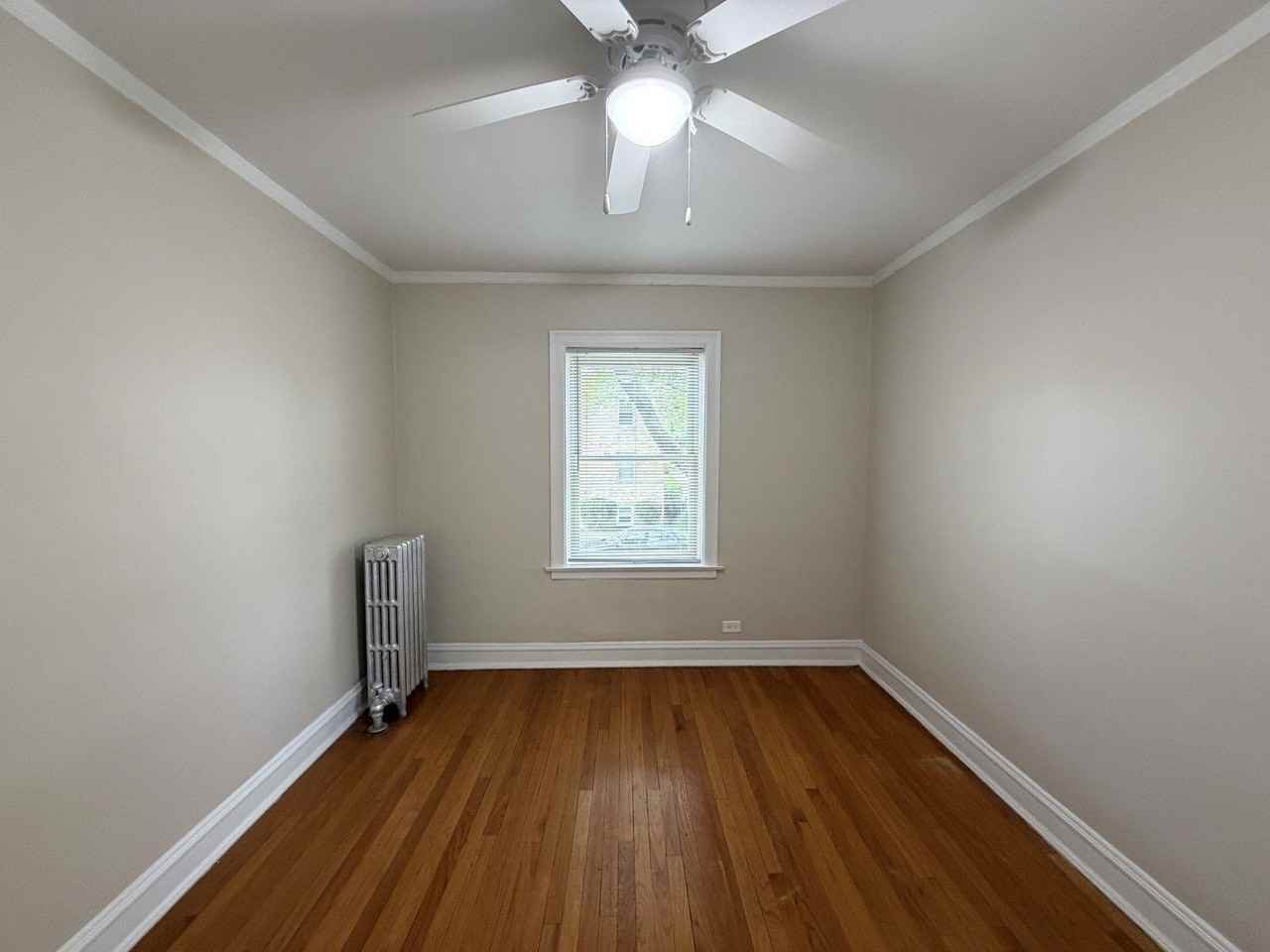 5230 N Rockwell St #1 - Photo 6 of 12