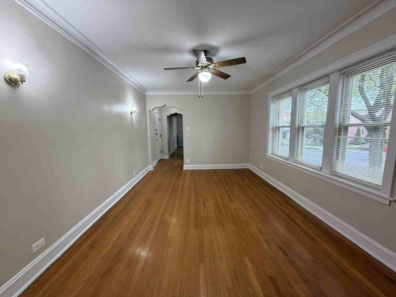 5230 N Rockwell St #1 - Photo 7 of 12