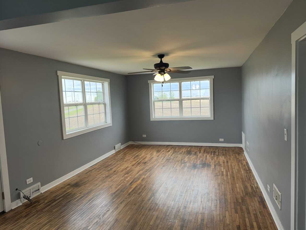 11050 S Lasalle Rd - Photo 3 of 15