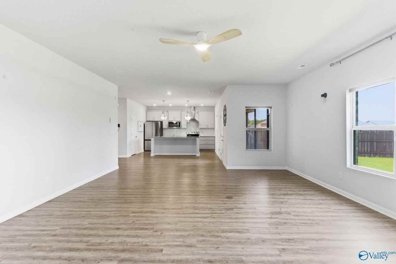135 Varina Dr - Photo 3 of 34