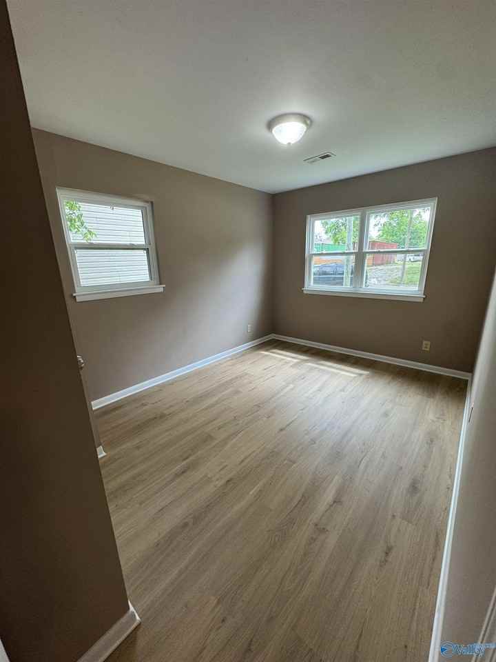 1219 Grace St Nw - Photo 6 of 8