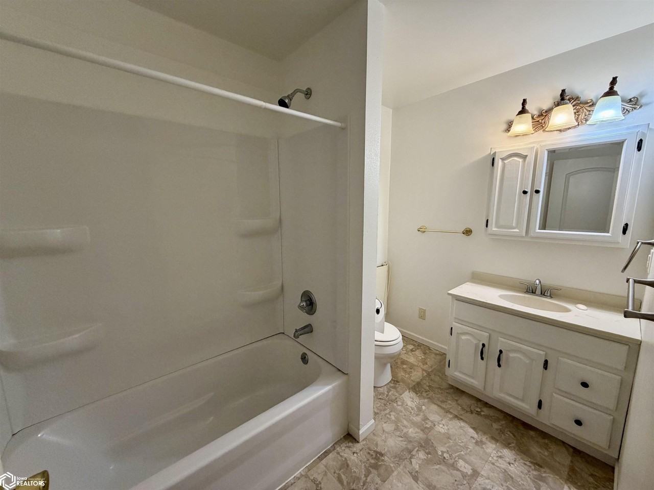 931 West St - Photo 5 of 11