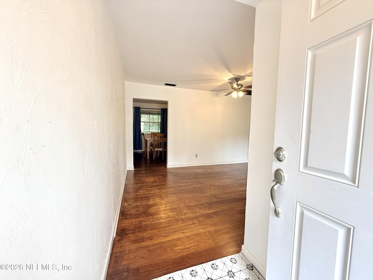 5632 Oliver St - Photo 3 of 26