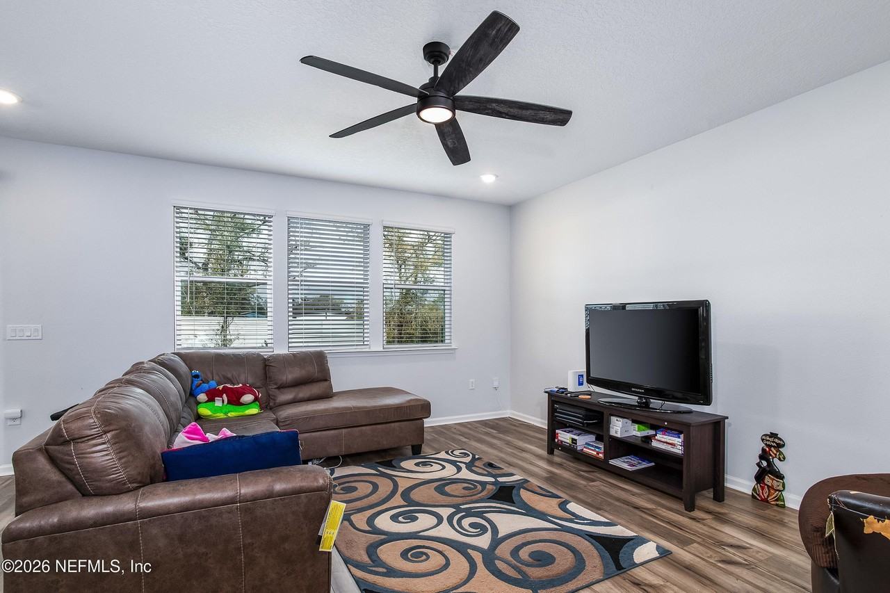 8263 Victory Crossing Blvd - Photo 6 of 21