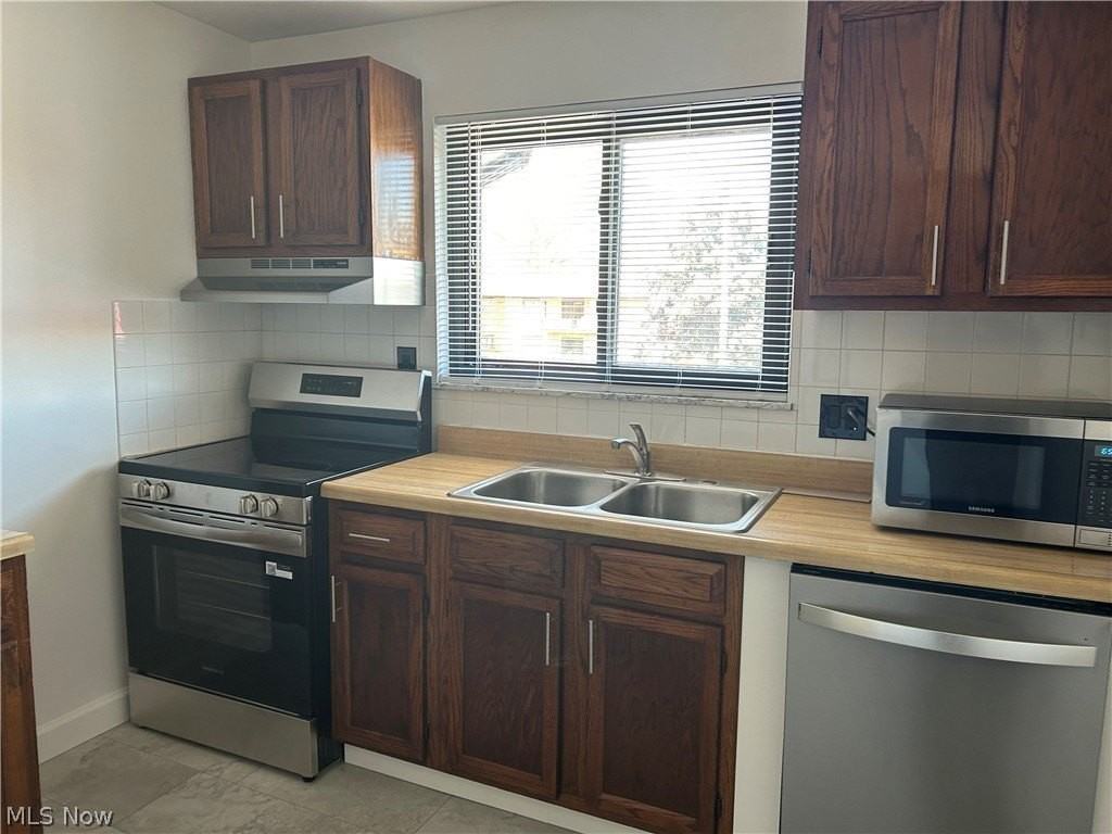 24635 Clareshire Dr #203 - Photo 2 of 19
