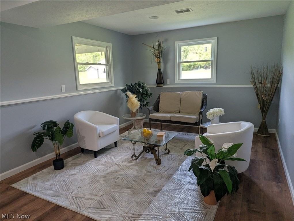 17536 Hosmer Rd - Photo 3 of 17
