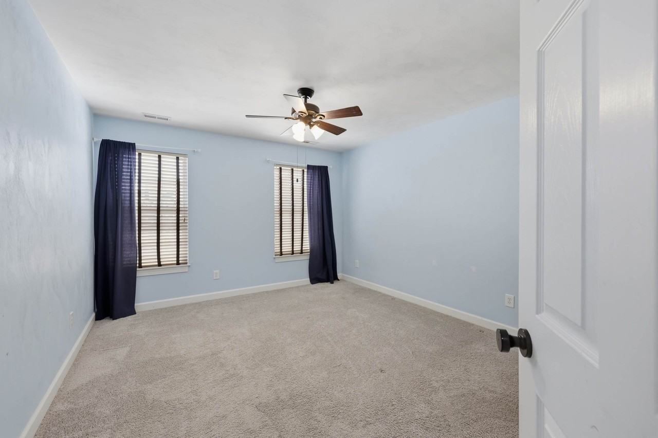 1016 Sullivan Ln - Photo 7 of 50