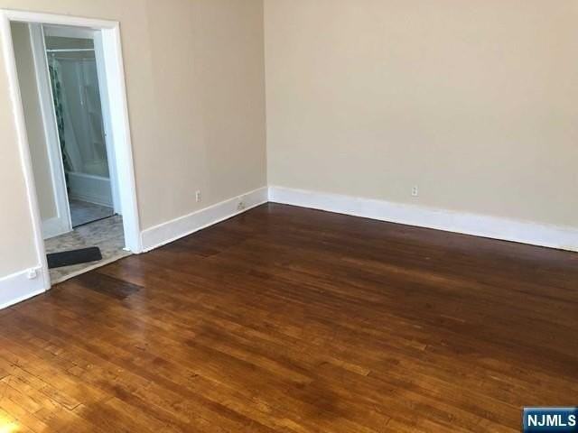 82 Park Ave - Photo 3 of 6