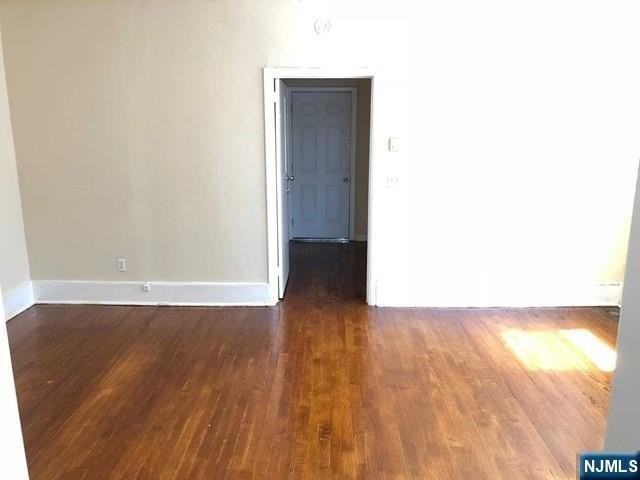 82 Park Ave - Photo 5 of 6