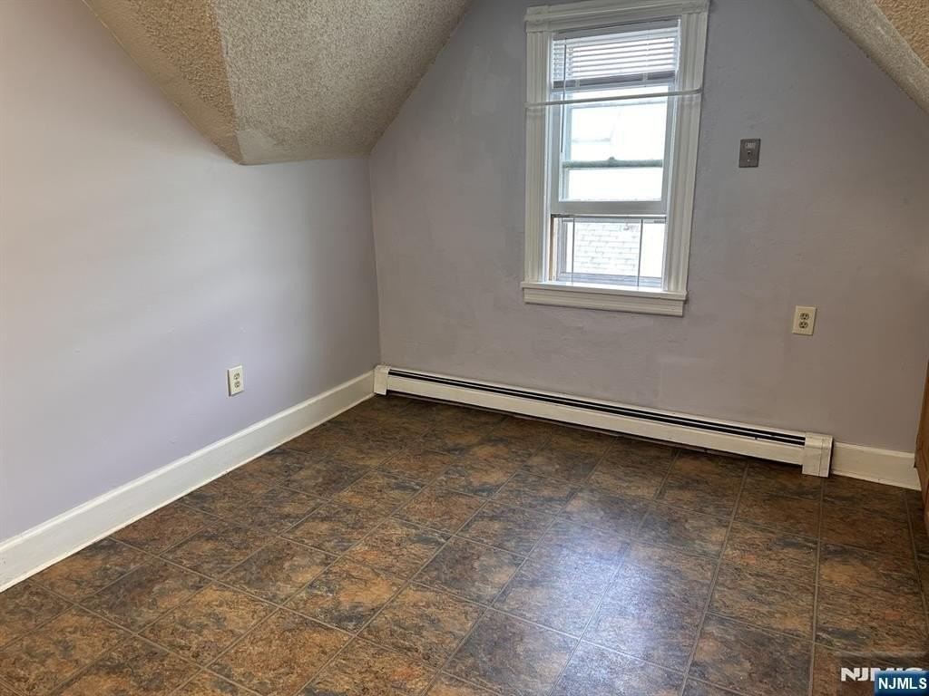 211 Woodside Ave Apt 3rd - Photo 4 of 9