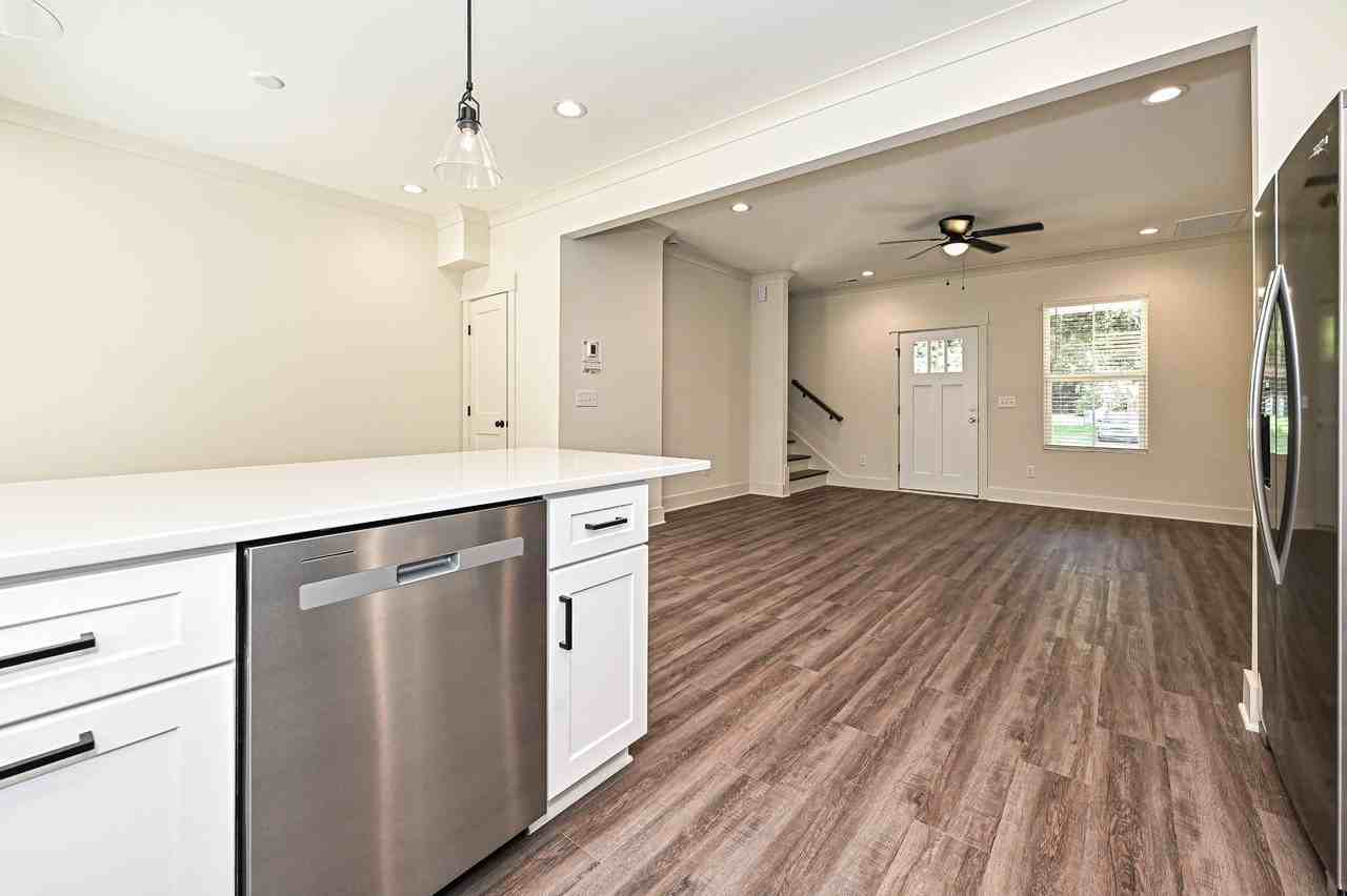 729 Wabash AvenueUnit B #1 - Photo 6 of 24