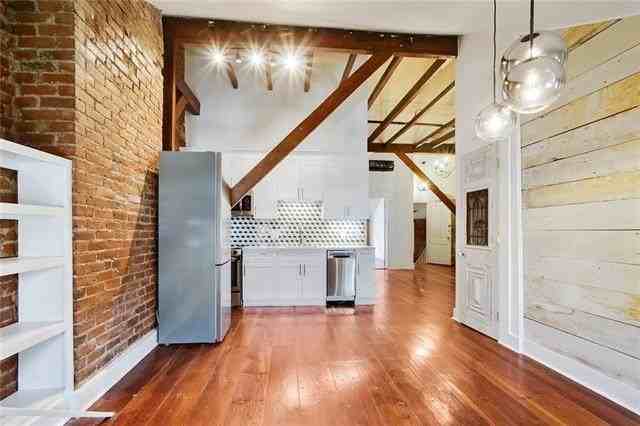 612 Julia St #D - Photo 7 of 11